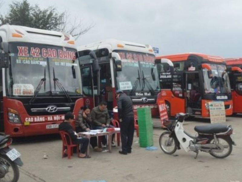 Xe bus đi đến bến xe Cao Bằng